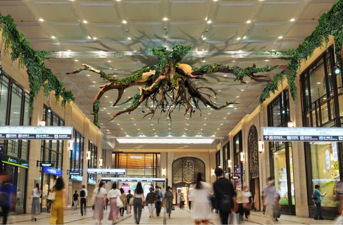 大阪梅田ツインタワーズ・ノース1階 南北コンコース 夏の天井装飾